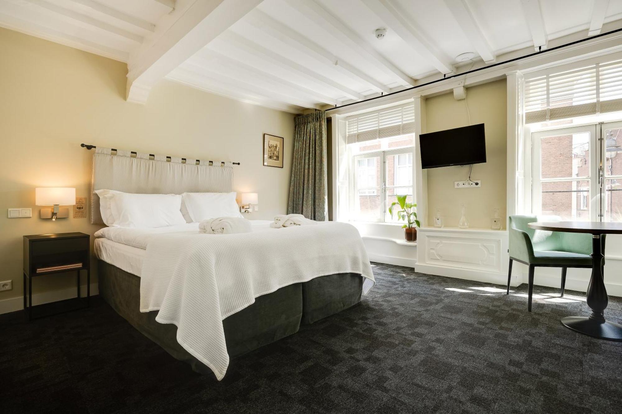Uylenhof Hotel 4*
