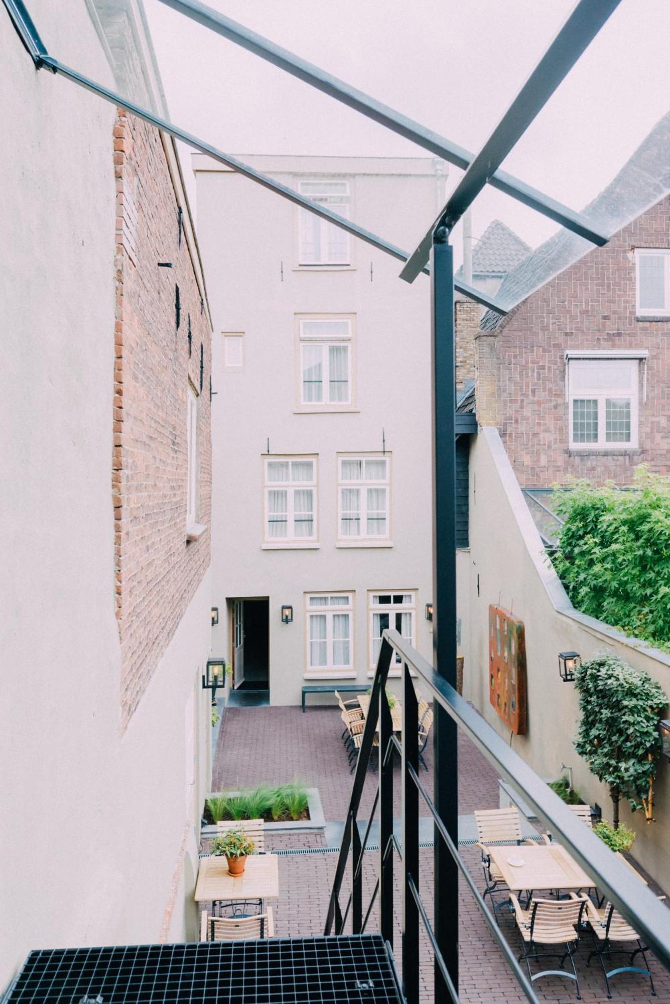 Uylenhof 4*